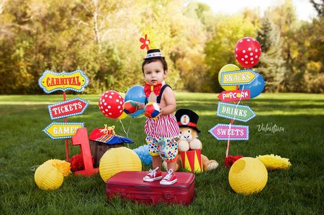 Circus Theme Photoshoot 1st Birthdays, Circus First Birthday Photoshoot, Circus First Birthday, Circus Birthday Party Theme, Zoo Birthday Party, Circus Theme Party, Zoo Birthday, 1st Birthday Photoshoot, First Birthday Pictures