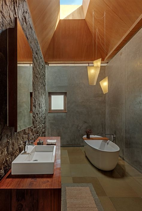 Khosla Associates, Mountains In India, Restroom Ideas, Restroom Design, Stone Bathroom, Steam Showers Bathroom, Design Bathroom, Hot Topics, Bathtubs