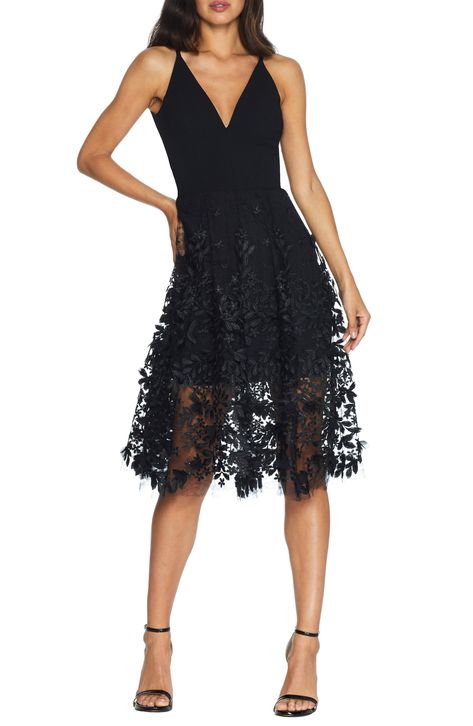 Women's Dress The Population Darleen V-Neck Embroidered Mesh Cocktail Dress, Size X-Small - Black Mesh Cocktail Dress, Floral Applique Dress, Form Fitting Dress, Dress The Population, Applique Dress, Review Dresses, Buy Dress, Nordstrom Dresses, Elegant Dress