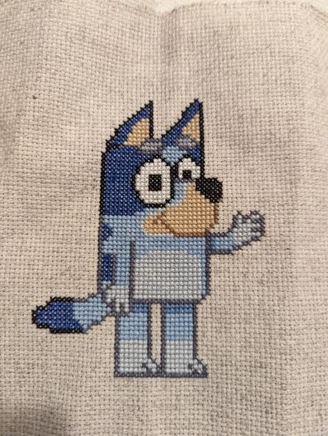 Bluey Cartoon Cross Stitch, Bluey Diy, Bingo Crafts, Diy Bluey, Marvel Cross Stitch, Sewing Template, Cross Stitch Projects Ideas, Bluey Family, Baby Cross Stitch Patterns