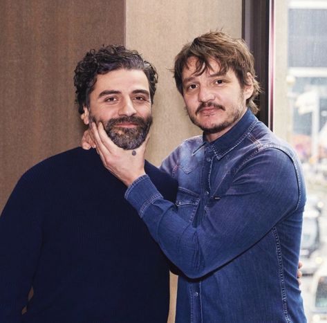 Pedro Pascal & Oscar Isaac Oscar Isaac Pedro Pascal, Pedro Pascal Oscar Isaac, Oscar Isaac And Pedro Pascal, Oscar And Pedro, Pedro And Oscar, Oscar Isaac, Pedro Pascal, Golden Globes, Sense Of Humor