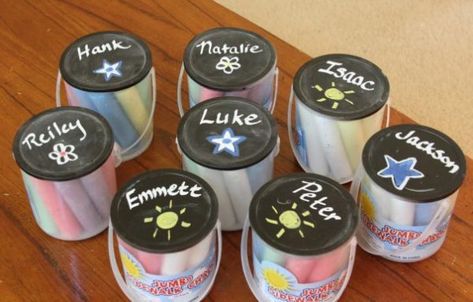 Summer Themed Party Favors for Kids Classmates Gifts, Easy Party Favor, End Of Year Party, Kids Party Favors, Treat Ideas, Chalkboard Paint, Bag Ideas, Business For Kids, Party Bag