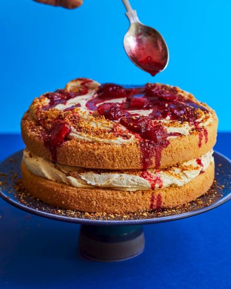 Peanut butter and jam brown butter sponge cake Peanut Butter And Jam Cake, Butter Sponge Cake, Victoria Sandwich, Shortcrust Pastry Recipes, Jam Cake, Cake Delicious, Butter Recipes, Delicious Magazine, Delectable Desserts