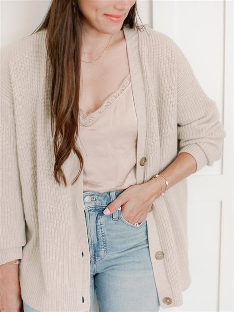 Jenni Kayne Cardigan Outfit, Jenni Kayne Sweater, Jenni Kayne Chloe Crewneck, Rip And Tan Jenni Kayne, Jenni Kayne Cooper Cardigan, Jenni Kayne Cardigan, Jenni Kayne Cocoon Cardigan, Cocoon Sweater, Trendy Cardigans