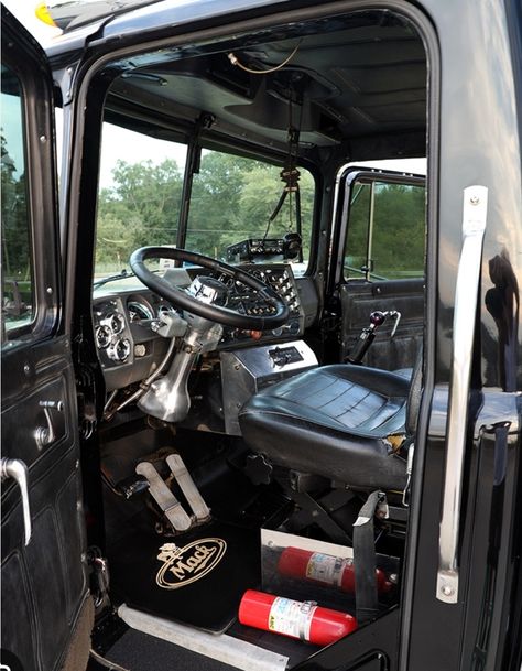 Mack Trucks Superliner, Car Seat Upholstery, Country Trucks, Dream Farm, Mack Trucks, Truck Interior, Big Rigs, Big Trucks, Car Seat