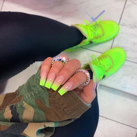 Neon Coloured Nails, Neon Green French Tip Nails Square, Fun Neon Nails, Bright Summer Acrylic Nails, Neon Yellow Nails, Kylie Jenner Nails, Neon Green Nails, Green Acrylic Nails, Learn Pinterest