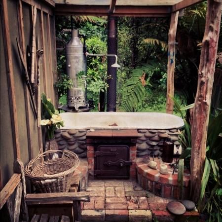 Wood fired bath Greenhouse Bathroom, House Scrapbook, Outdoor Bathtub, Outdoor Bathroom Design, Hippie Living, Backyard Dreams, Outdoor Tub, Outdoor Baths, Inspiring Places