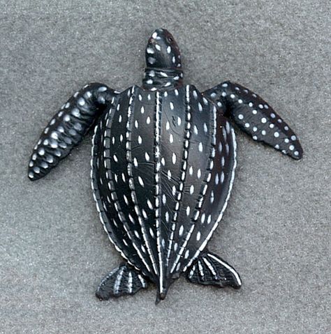 Leatherback Sea Turtles are just one of several turtles that are becoming CRITICALLY endangered Sea Turtle Facts, Leatherback Sea Turtle, Turtle Facts, Turtle Drawing, Tortoise Turtle, Terrapin, Turtle Love, Rare Animals, Baby Turtles