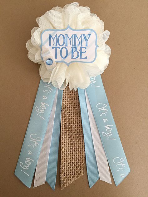 Baby Corsage, Distintivos Baby Shower, Mommy To Be Pins, Shabby Chic Blue, Pin Corsage, Baby Shower Pin, Shabby Chic Baby, Baby Shower Corsage, Ribbon Pin