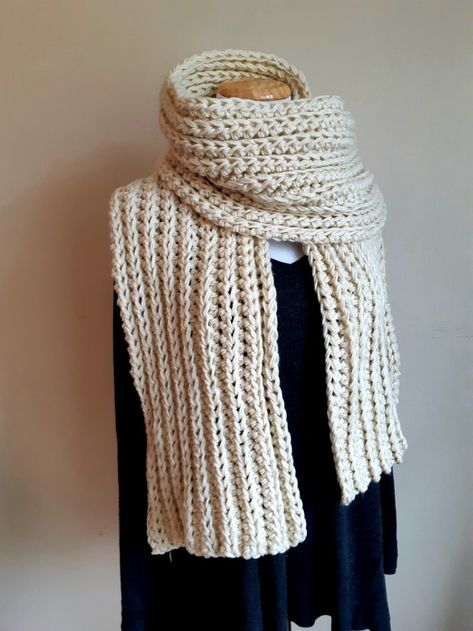 Crochet Scarf Pattern Free Easy, Hooded Scarf Pattern, Crochet Scarf For Beginners, Chunky Crochet Scarf, Simple Scarf Crochet Pattern, Crochet Scarf Easy, Super Scarf, Crochet Scarf Pattern Free, Easy Crochet Stitches