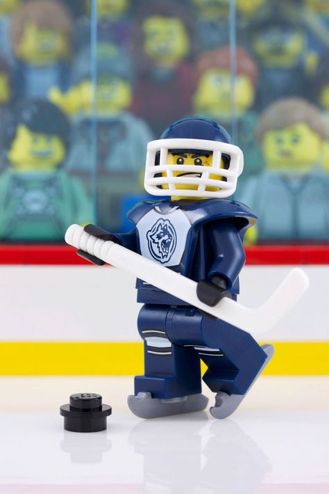 Lego Hockey, Boy Crafts, Lego Club, Lego Micro, Lego People, Hockey Humor, Lego Minifigs, Canada Eh, Hockey Stuff