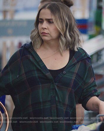 Annie Season 4, Annie Marks, Hair Color Ideas For Brunettes Short, Mae Whitman, Green Plaid Shirt, Good Girls, Mom Hairstyles, Hair Color And Cut, Hooded Shirt