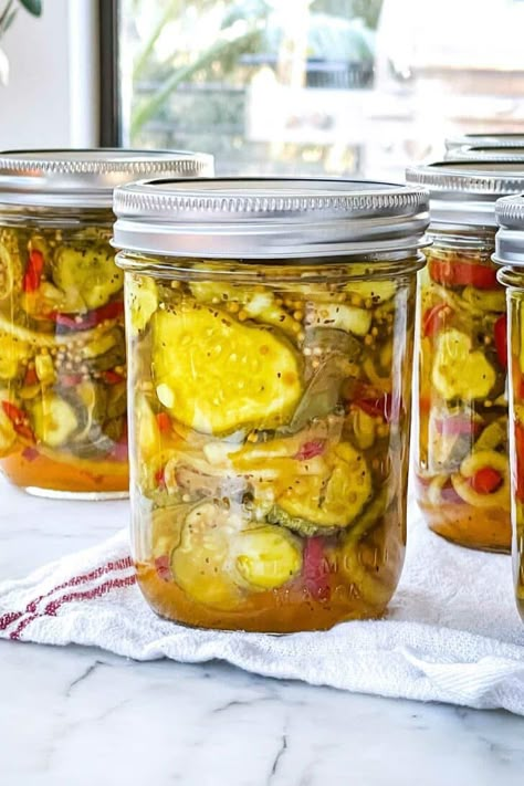 Quick Refrigerator Pickles Bread And Butter, Zesty Pickles Canning, Spicy Dill Pickle Recipe Canning, Garlic Pickles Homemade, Zesty Pickle Recipe, Canning Pickles Recipe Spicy, Spicy Pickle Recipes Canning, Zesty Dill Pickle Recipe, Spicy Dill Pickle Recipe