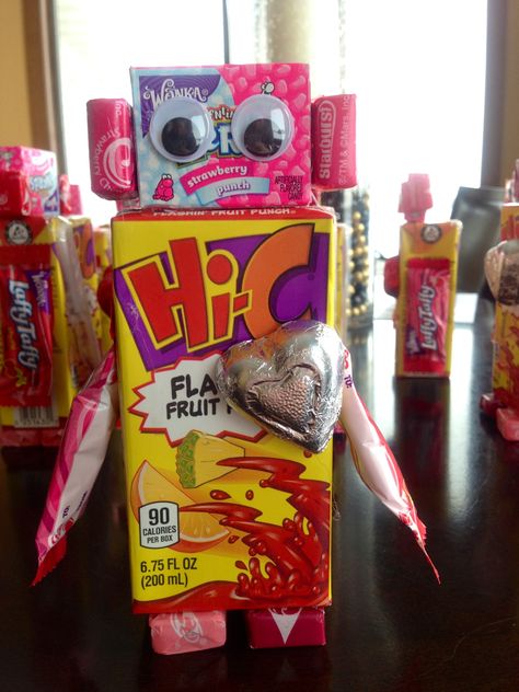 valentines robots!(: Easy Valentines Snacks, Valentines Robots, Diy Valentines Box, Pinterest Valentines, Valentines Snacks, Valentine Gifts For Kids, Valentine Day Boxes, Preschool Valentines, Valentine Crafts For Kids