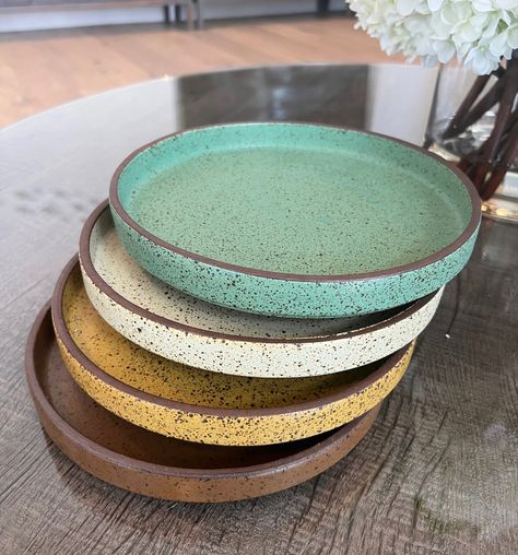 Handmade Pottery Dinnerware Sets, Ceramic Dinnerware Set Handmade, Anthropologie Pottery, Ceramic Bowl Glazing Ideas, Pottery Pasta Bowl, Ceramic Plate Set, Pottery Kitchenware, Ceramic Sets Ideas, Dinnerware Pottery