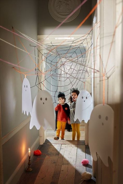 Halloween Party Ideas Scary Ghost Decorations, Strašidelný Halloween, Dekorasi Halloween, Halloween Infantil, Halloween Decor Diy, Spooky Halloween Party, Diy Halloween Decor, Ghost Decoration, Meri Meri