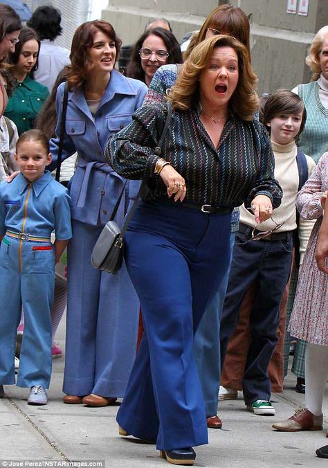 Melissa Mccarthy Fashion, 1970s Fashion Plus Size, Melissa Mccarthy Style, Momma Outfits, Irish Mob, Corporate Girlie, Sophisticated Kitchen, 1970s Fashion Women, Fitted Slacks