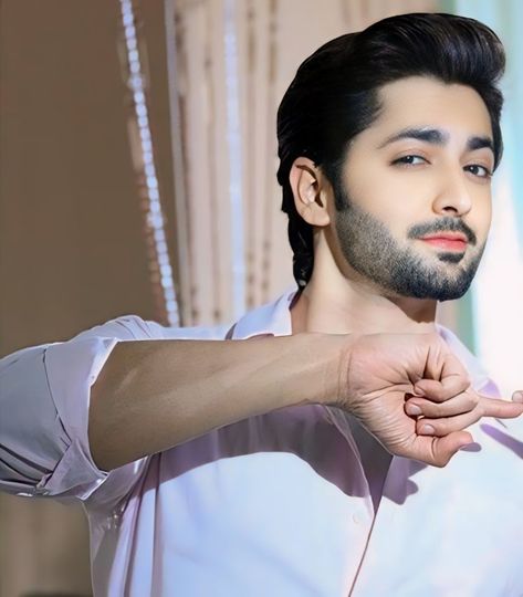 Danish Taimoor, Girly Swag, Chinese Historical Drama, Bridal Sarees South Indian, Bollywood Hairstyles, Beautiful Pakistani Dresses, Most Beautiful People, Bridal Sarees, Couples Poses