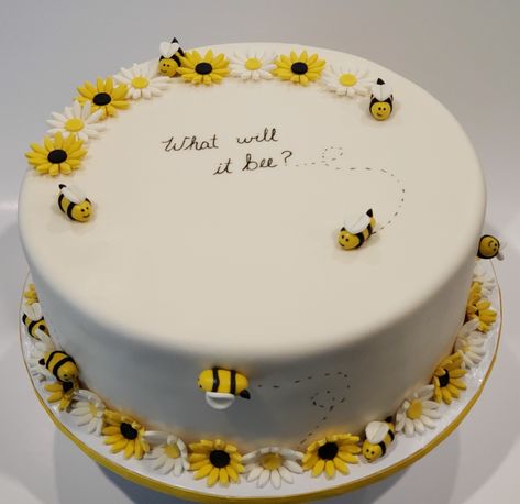 Bee Themed Gender Reveal Cake Bumble Bee Baby Shower Cake, Bee Baby Shower Cake, Girl Shower Cake, Cake Writing, Bee Cakes, Bumble Bee Baby Shower, Unisex Baby Shower, Bee Baby, Gender Reveal Cake