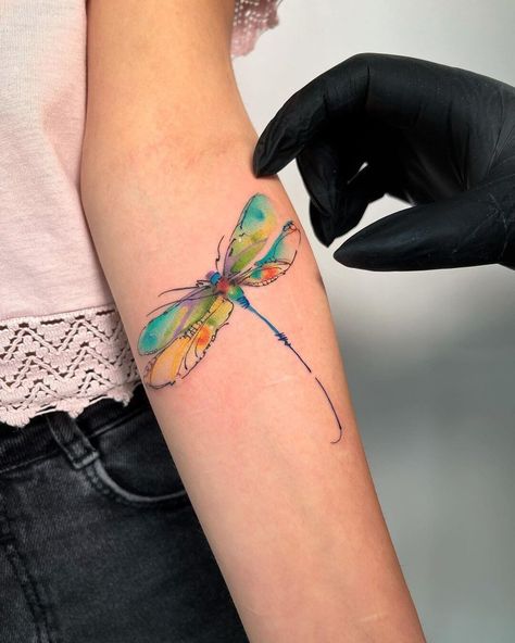 Butterfly And Dragonfly Tattoo, Dragonfly Tattoo Ideas, Watercolor Dragonfly Tattoo, Stained Glass Tattoo, Toe Tattoos, Dragon Tattoo Art, Dragonfly Tattoo Design, Watercolor Dragonfly, Flower Wrist Tattoos