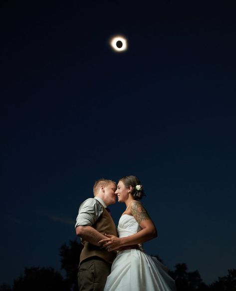 Eclipse Wedding, Solar Eclipse Photography, Eclipse Photography, Eclipse Photos, Charleston Wedding Photography, Carina Nebula, Solar Eclipses, Andromeda Galaxy, Space Wedding