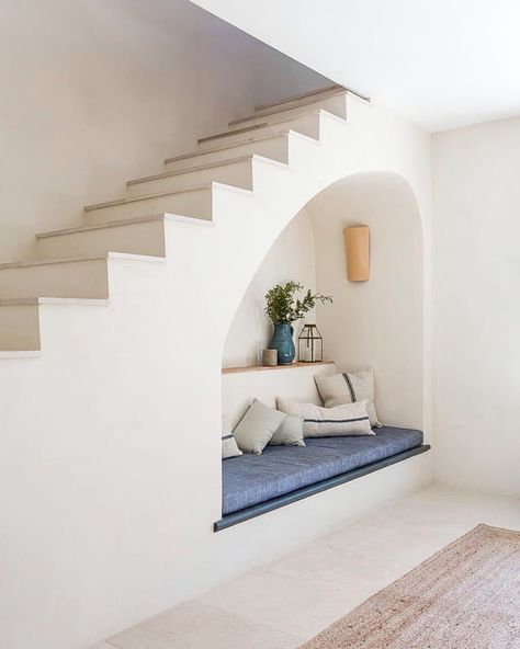 Concrete Staircase Under Stairs Bench Idea Mallorcan Villa, Reading Nook Under Stairs, Mallorca House, Under Stairs Ideas, Villa Renovation, Space Under Stairs, تحت الدرج, Concrete Staircase, Stairs Ideas