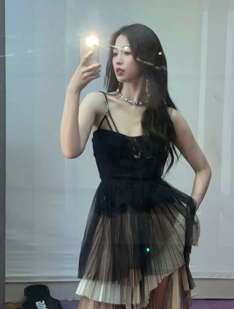 Esther Yu Fashion, Esther Yu Outfits, Korean Outfits Ideas, Esther Yu, Aespa Winter, Korean Outfits, Green Aesthetic, Actors & Actresses, Flapper Dress