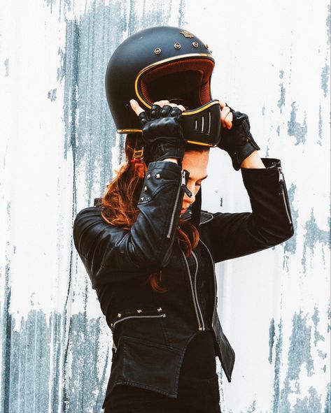 Summer sweat and Helmet Hair✌🏻✌🏻✌🏻 Feels so good to take that helmet off after a ride 🤩🏍️🙌🏻 • • • • • • • One Throttle Moto App - made for riders by a rider 💫 www.onethrottle.com • • • • • #helmethairdontcare #femalebikers #motorcyclediaries #bikerlovers #motostyle #bikercommunity #ridergram #motogirls #motolive #motomania #ridersclub #twowheelsmovethesoul #motorcyclegirl #blackoutfits #motorcyclestyle #mystylemyway #streetriding #helmethair #rideforlife #motorcycleculture #motoculture # Taking Off Helmet Pose Reference, Helmet Pose Reference, Taking Off Helmet Pose, Motorcycle Hairstyles For Women Helmet, Holding Helmet Pose, Forest Shoot, Motorcycle Hairstyles, Helmet Drawing, Motorcycle Workshop