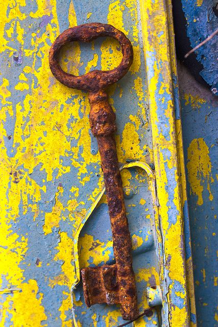 Rust Art, Rust Never Sleeps, Rust In Peace, Afrique Art, Old Keys, Budget Book, Vintage Key, Soyut Sanat Tabloları, Antique Keys