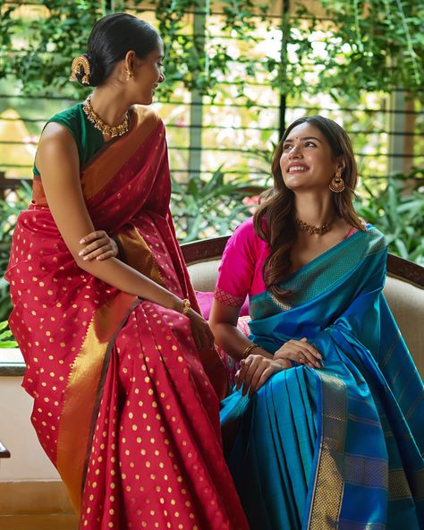 In the hands of our skilled weavers, every Taneira Kanjeevaram saree becomes a masterpiece. Like this pure Kanjeevaram, a classic red and green araku bridal saree. Or this symphony of sophisticated drama perfectly set in a peacock blue colour palette in this beautiful Kanjeevaram saree. We take immense pride in unveiling Kanchi Thantha Varam, the exquisite boon from Kanchipuram - drapes crafted with certified pure zari and timeless artistry. Peacock Blue Outfit, Kanjivaram Sarees Silk, Kanjivaram Saree, Blue Saree, Kanjivaram Sarees, Blue Colour Palette, Saree Online, Poses For Photos, Blue Outfit