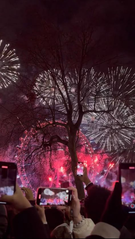 New Years In London, Talk Aesthetic, Aesthetic Happy New Year, Newyear Fireworks, New Year London, New Years Aesthetic, London Fireworks, Paris Living, Uk Aesthetic