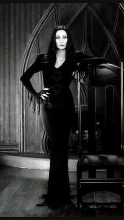 Morticia Addams Addams Family Morticia, Christine Mcconnell, Addams Familie, Gomez And Morticia, Gomez Addams, Black Magick, Anjelica Huston, Morticia Addams, Adams Family