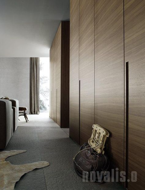 Poliform Madison - novalis-o Closet Interior, Room Wardrobe, Oak Wardrobe, Dressing Design, Modern Closet, Simple Wardrobe, Fitted Wardrobes, Bedroom Wardrobe, Wardrobe Doors