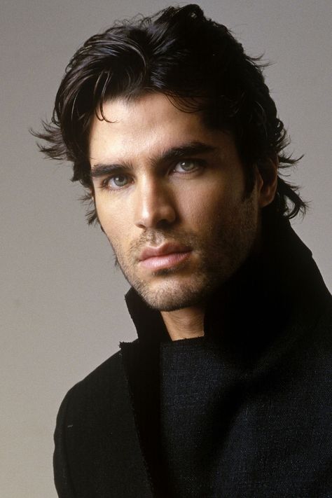 Mexican actor Eduardo Vesteragui 2 Wishful Thinking, Christian Grey, Most Beautiful Man, Male Face, Perfect Man, Beautiful Eyes, Just In Case, Mens Hairstyles, A Man