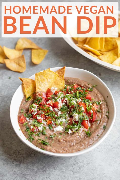 Vegan Bean Dip, Bean Dip Recipe, Super Bowl Food Healthy, Vegan Bean, Vegan Appetizers Recipes, Homemade Tortilla, Healthy Appetizer, Homemade Tortilla Chips, Vegan Mexican Recipes