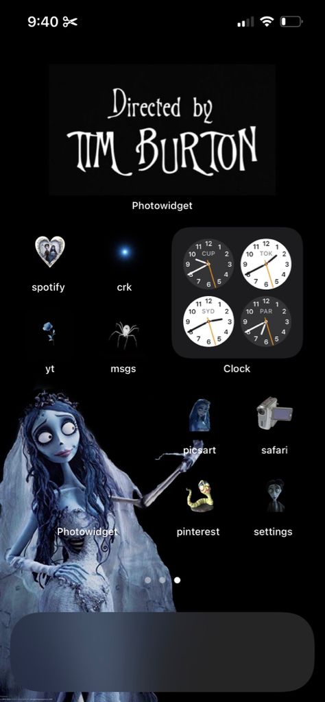 Tim Burton Phone Theme, Corpse Bride Homescreen, Corpse Bride Widget, Widgets Design, Ios Setup, Homescreen Inspiration, Ios Themes, Iphone Wallpaper Vsco, Ios Layout