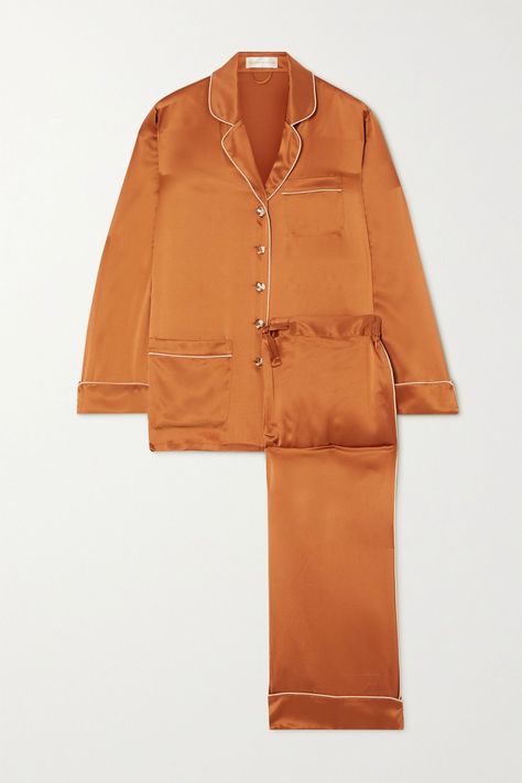 5 Good Things I Want For Xmas From Net-A-Porter — DNAMAG Chic Loungewear, Designer Pajamas, Dior Jacket, Coco Chanel Fashion, Luxury Pajamas, Olivia Von Halle, Satin Trousers, Silk Set, Cashmere Fabric