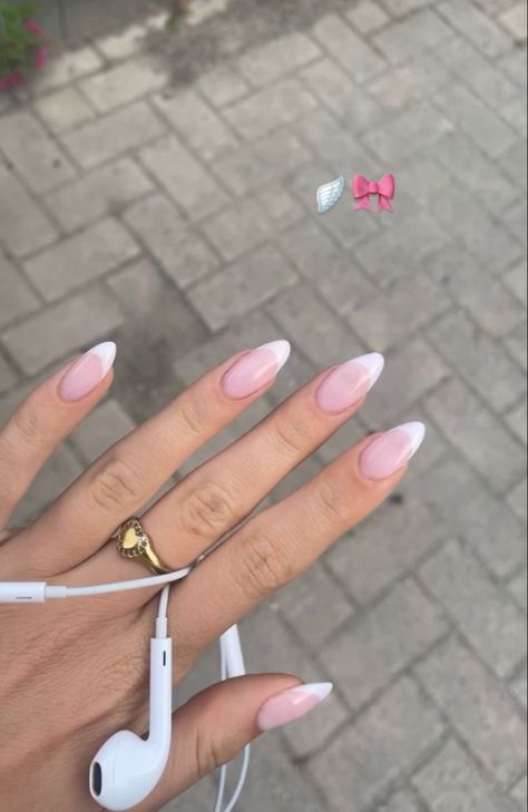 Almond Nails Pink, Paznokcie Hello Kitty, Almond Nails French, Pink French Nails, Maquillage On Fleek, Kutek Disney, Baby Pink Nails, Milky Nails, Manikur Kuku