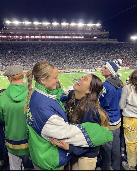 Notre Dame Gameday Outfit, Notre Dame Tailgate Outfit, Notre Dame Game Day Outfit Winter, College Pics, Football College Aesthetic, Notre Dame Aesthetic, University Of Notre Dame Aesthetic, Notre Dame Game Day Outfit, Football Game Aesthetic College