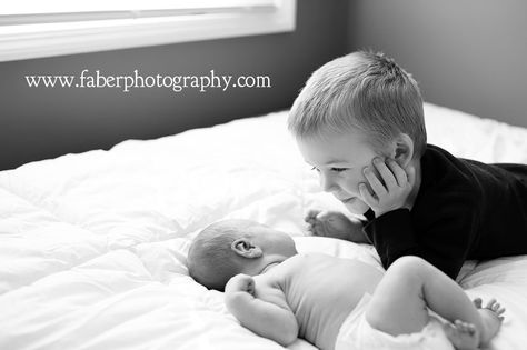 newborn sibling shot. Love how enraptured brother is with new baby!! Newborn Sibling, Brother Photos, Sibling Pictures, Foto Newborn, Newborn Photography Boy, Newborn Family Photos, Sibling Photography, Sibling Photos, Big Brothers