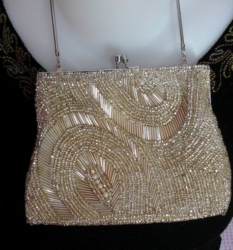 Vintage beaded evening bag Vintage Evening Bags, Beaded Evening Bags, Bag Model, Fancy Bags, Beaded Handbag, Evening Purse, Vintage Purses, Embroidered Bag, Beaded Purses