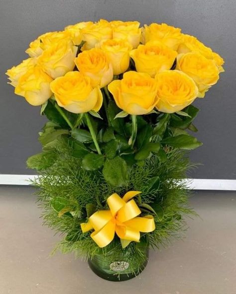 Glass Cylinder, Cylinder Vase, Yellow Roses, Chocolates, Florist, Glass Vase, Good Morning, Roses, Vase