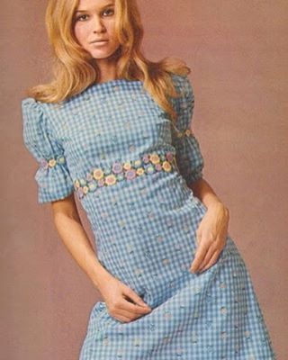 Disco Picnic, Late 1960s Fashion, 60s Hippies, Late 60s Fashion, Fashion 60s, Vintage Fashion 1960s, 1960s Dresses, 1960 Fashion, 1960's Fashion