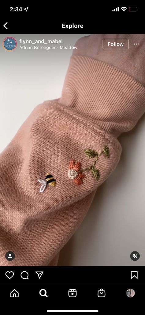 Embroidered Hats Ideas, Bee Utiful, Basic Hand Embroidery Stitches, Hoodie Diy, Clothes Embroidery Diy, Bee Embroidery, Embroidery Hoodie, Contemporary Embroidery, Diy Embroidery Patterns