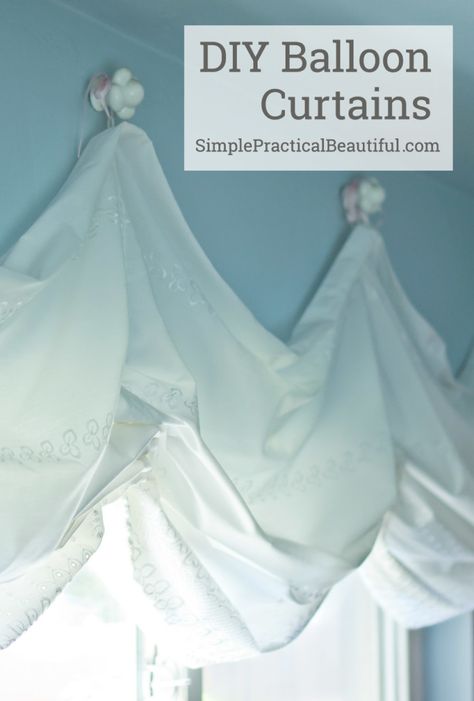 DIY your own beautiful balloon shades with this easy tutorial Triangle Window, Balloon Shades, Balloon Curtains, Arch Ideas, Layered Curtains, Diy Pantry, Diy Balloon, Funky Home Decor, Blanket Diy