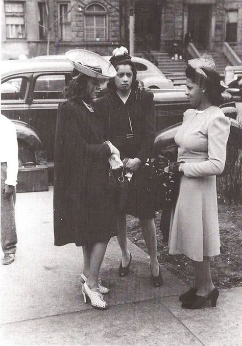 Stunning Vintage Photos Show The Beauty Of African-American Women From Between 1920s And 1940s Jamel Shabazz, Black Radiance, Blithe Spirit, African American Fashion, Three Women, Vintage Black Glamour, Post Mortem, Photo Vintage, African History