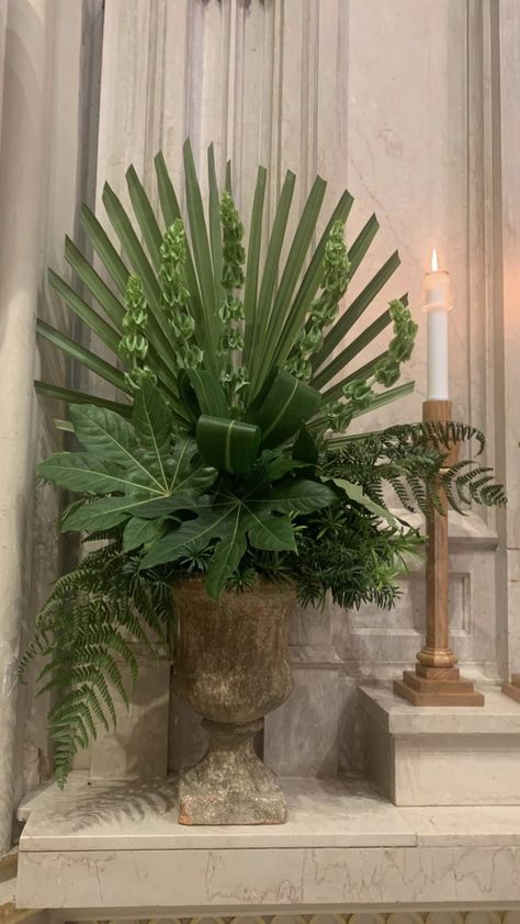 Leaf Arrangements, Palm Sunday Decorations, Foliage Arrangements, Church Altar Decorations, Easter Flower, Church Wedding Decorations, Easter Flowers, Palm Sunday, Altar Decorations