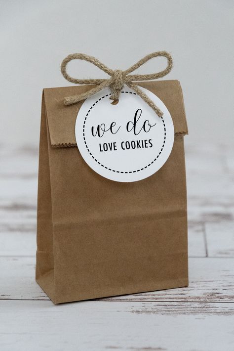 We Do Love Cookies Free Printable Favor Tags. Wedding Cookie Bag Gift Tags. #weddings #favors #cookies Wedding Favor Tags Printable, Wedding Favor Gift Tags, Love Cookies, Faking It, Free Printable Tags, Free Printable Gifts, Packaging Ideas Business, Free Printable Gift Tags, Free Wedding Printables