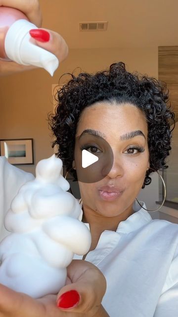 Jade Kendle-Godbolt | Beauty & Mom Influencer on Instagram: "A gel + mousse combo is really undefeated!!! why did it take us all this long to put these two together?! 

I would’ve never thought to combine a gel & mousse for styling my curls a few years ago but I have seen so many people showing incredible results with this technique. I’ve tried it with multiple different products and it works EVERY TIME! 🙌🏽

Products used are from @lanzahaircare & @patternbeauty 💕 linked here 👉🏽 https://liketk.it/4C5QU" Jade Kendle, Jerry Curl Hair, Mom Influencer, Curl Mousse, Jerry Curl, 4c Hairstyles, Short Natural Hair Styles, Baby Powder, Hair Gel