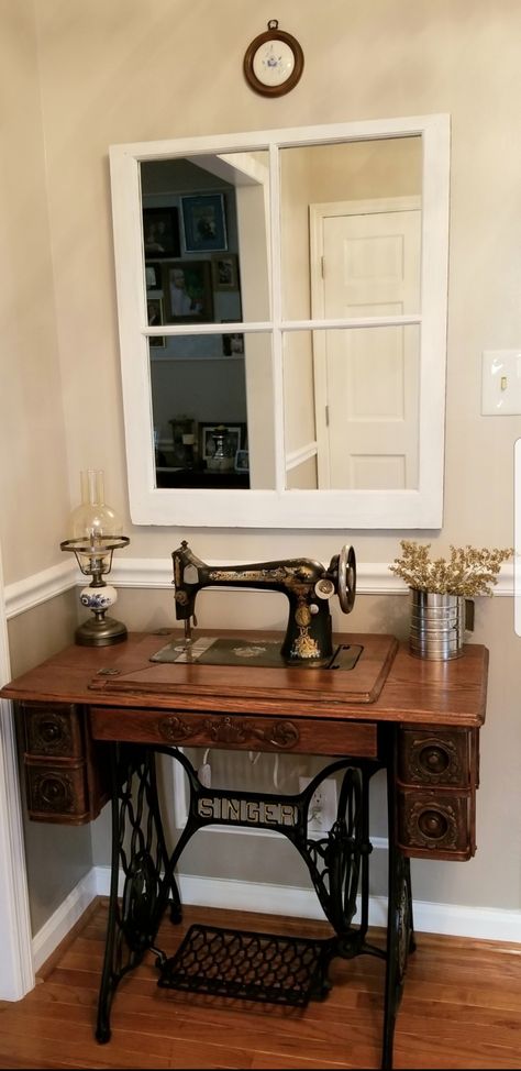 Where you can put your old sewing machine. Refurbished by Lana Reiber Antique Sewing Machine Decor, Old Sewing Machine Table Repurposed, Old Singer Sewing Machine Ideas, Singer Sewing Machine Ideas, Sewing Machine Aesthetic, Singer Sewing Machine Repurposed, Old Sewing Machine Table, Old Sewing Tables, Antique Singer Sewing Machine